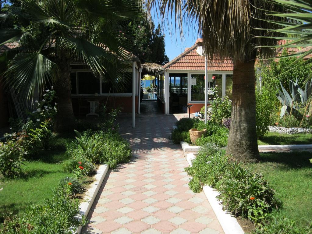 As Queen Beach Hotel Kızılot Extérieur photo